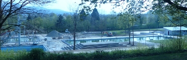 Bild: Schwimmbad während dem Umbau - Plattform II, April10